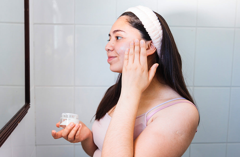 Does Face Lotion Hurt or Help Acne? How To Properly Moisturize When You Have Acne Prone Skin